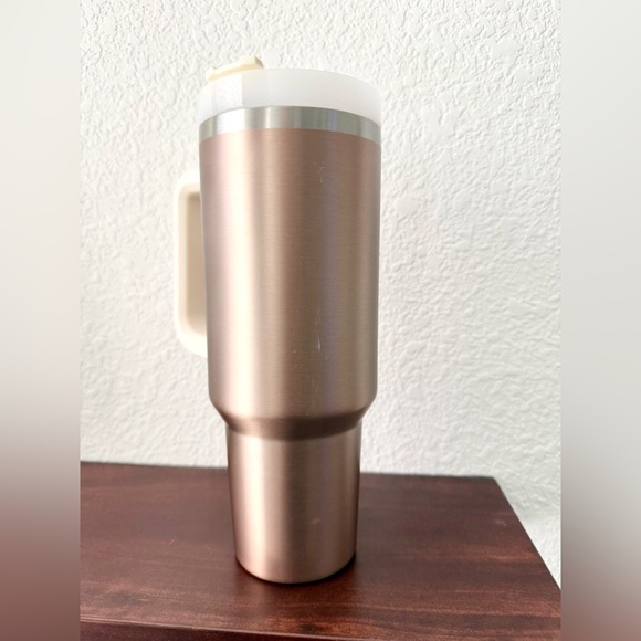 MOVING SALE | Stanley “Quencher H2.O” 40oz Flowstate Tumbler, Rose Quartz Glow - Picture 5 of 7